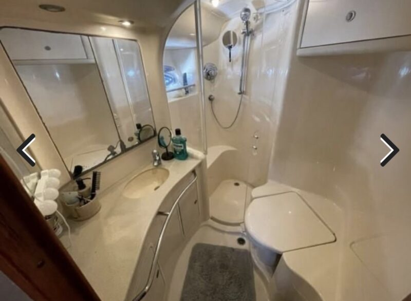 54FT Sea Ray Flybridge available in Miami with 2 JET SKIS INCLUDES for one hrs. - Image 18
